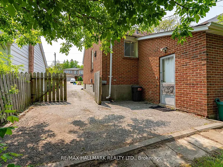 104 Highland Park Blvd — Photo 25