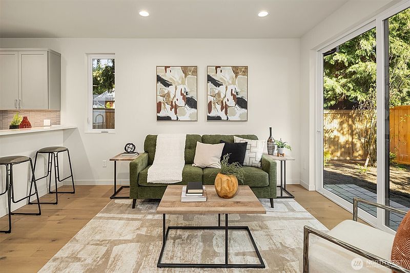 5th image of 7064 Cleopatra Place NW
