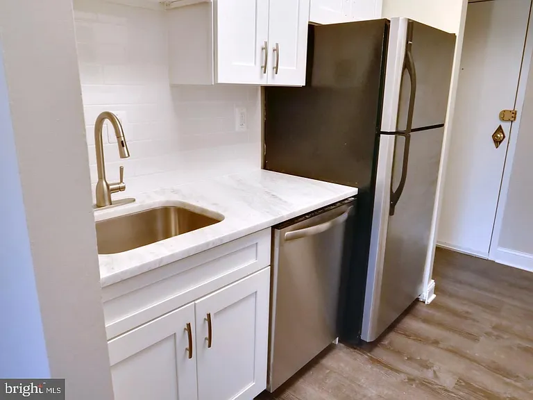 3874 Lyndhurst Dr #302 — Photo 4