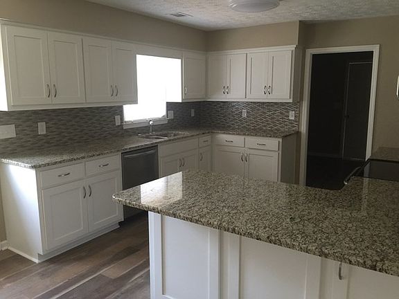 4th image of 52 Lee Road 451