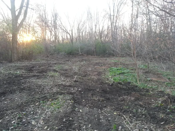 1340 S Shore Dr, Medicine Lake, MN 55441
