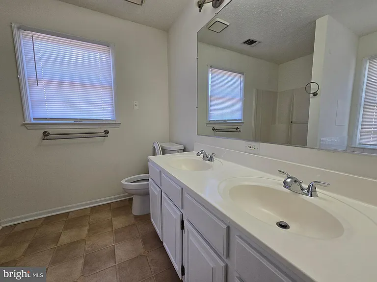 23 Lordship Ln — Photo 26