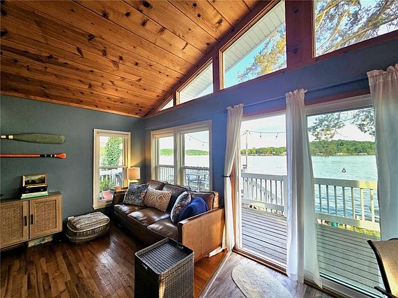 3rd image of 28509 Playmor Beach Rd