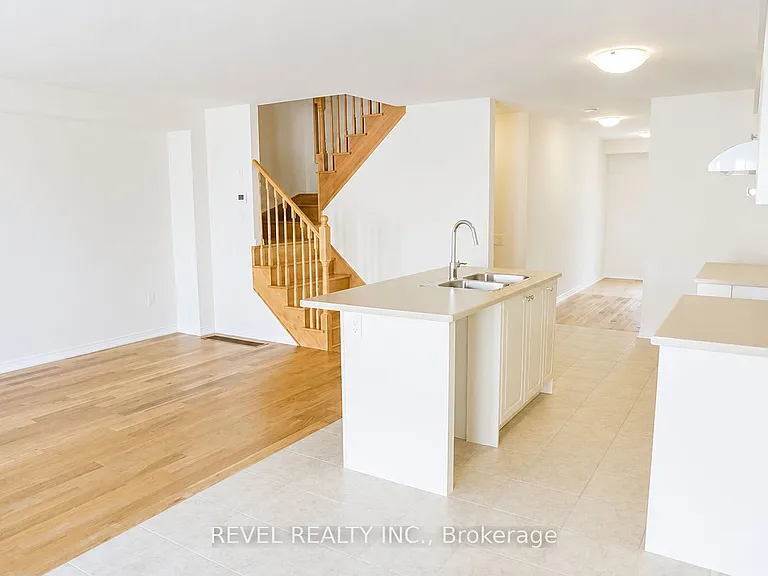 62 Munro Cir — Photo 6