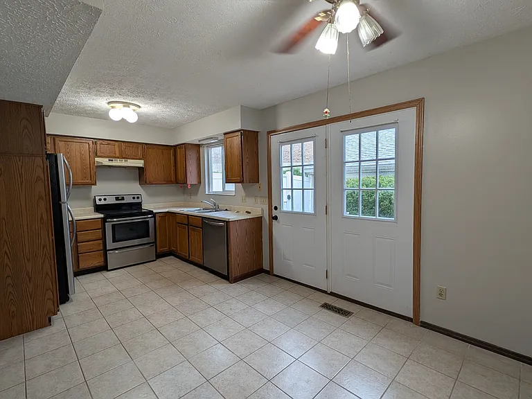 3195 Gracemore Ave — Photo 6