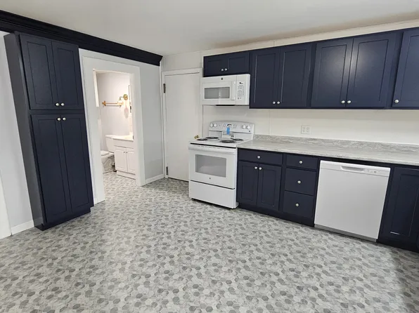17 Adams St, Bangor, ME 04401