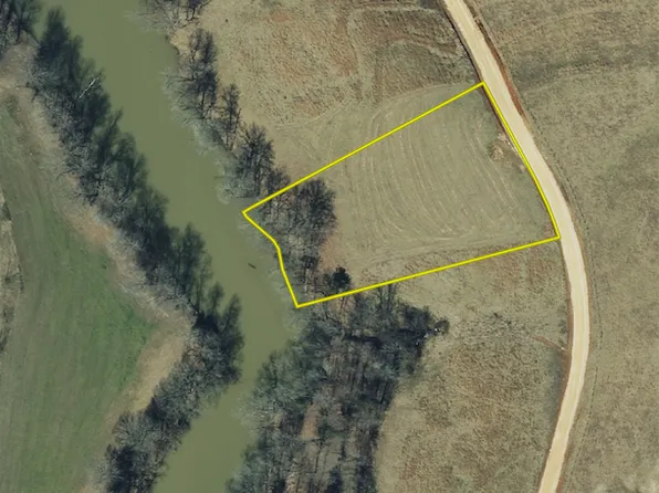 138 Waterway Dr, Bath Springs, TN 38311