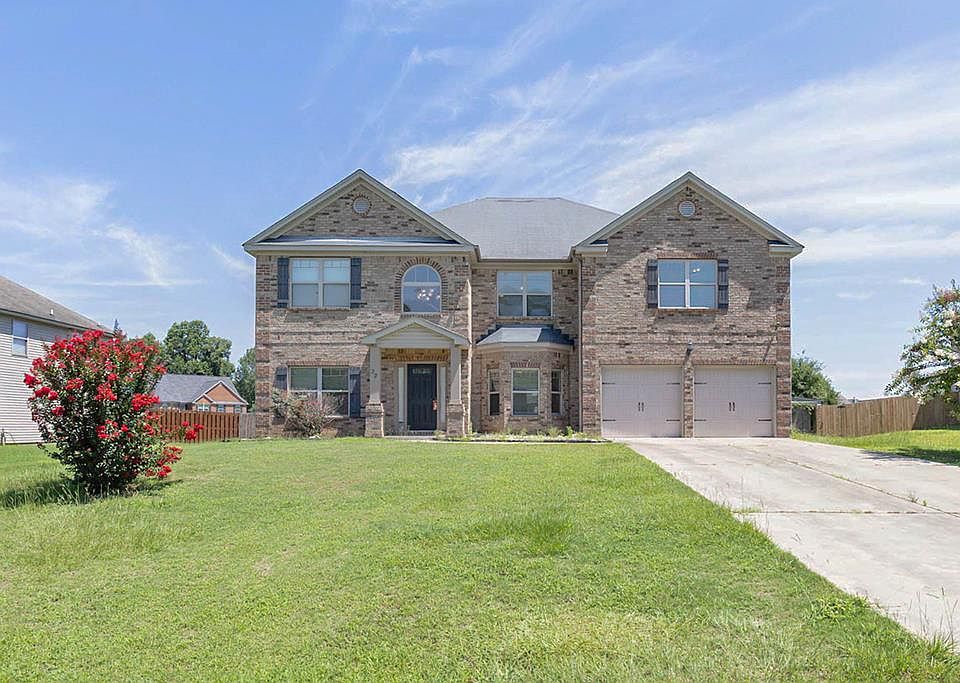 1st image of 32 Caen Dr