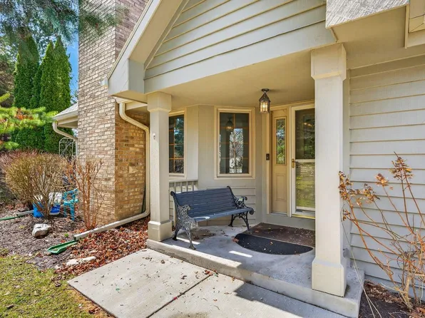 N21W24327 Cumberland DRIVE #36K, Pewaukee, WI 53072