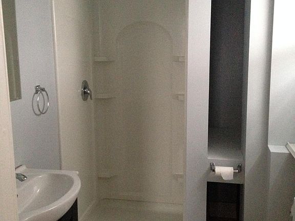5th image of 266 Shelmire St