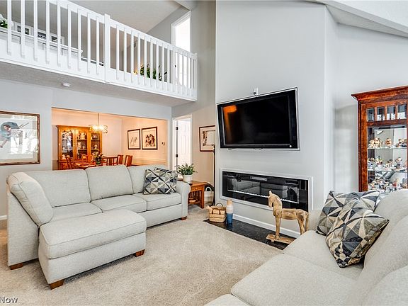 4th image of 3984 Palace Way