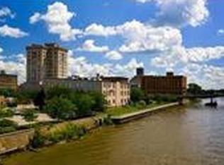 3215 Hallmark Ct, Saginaw, MI