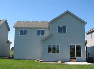 911 Breckenridge Dr, Red Wing, MN 55066