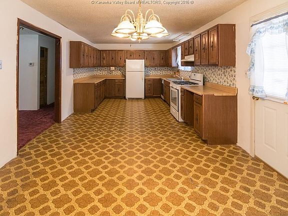 5th image of 2070 Wolf Pen Dr