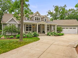 W329N6485 Forest Dr, Hartland, WI 53029