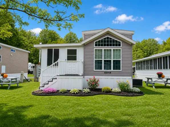 348 Rainbow Shores Rd #T4, Pulaski, NY 13142