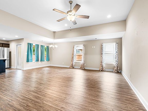 5th image of 107 Red Tail Cir