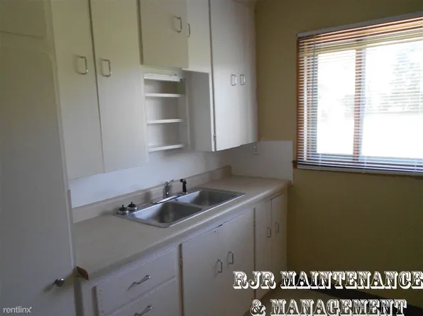 928 Summit Blvd, Bismarck, ND 58504