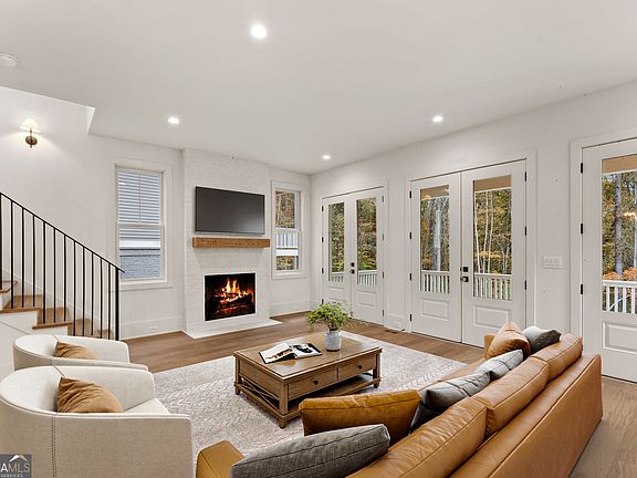 2nd image of 11821 Serenbe Ln