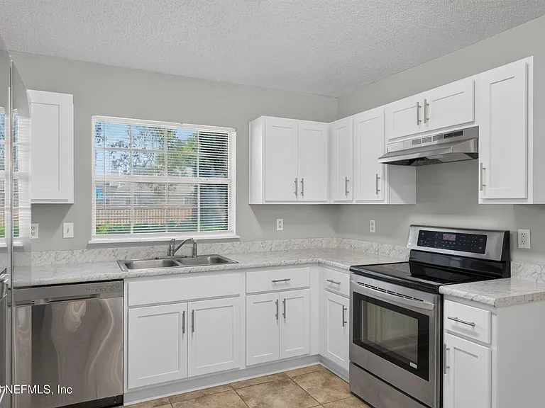 1108 Hidden Cove Cir S — Photo 14