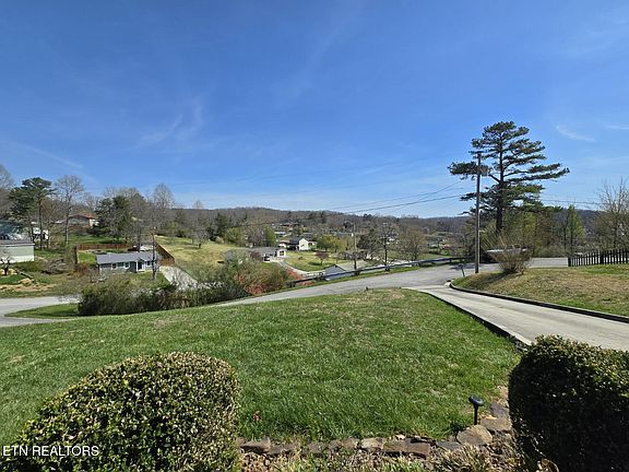 4th image of 609 S Proctor Blvd