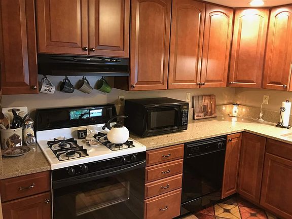 5th image of 2105 Crowfoot Dr