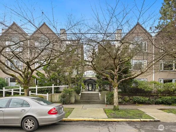 215 20th Avenue E #103, Seattle, WA 98112