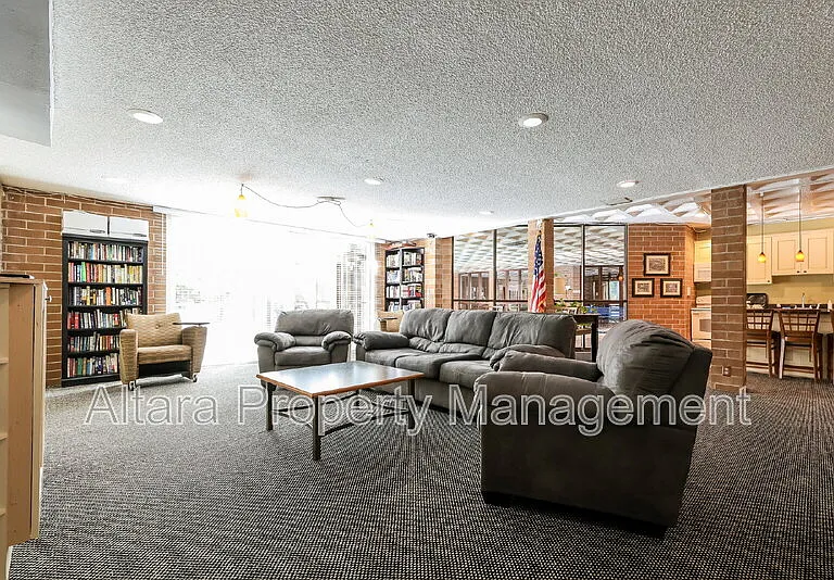 2880 S Locust St #N100 — Photo 11