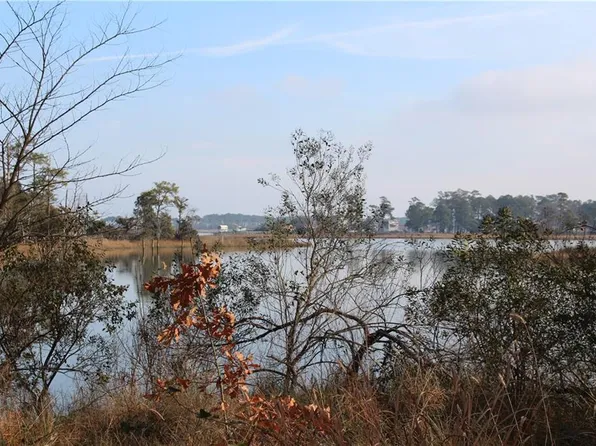 9 Henleys Way, Poquoson, VA 23662