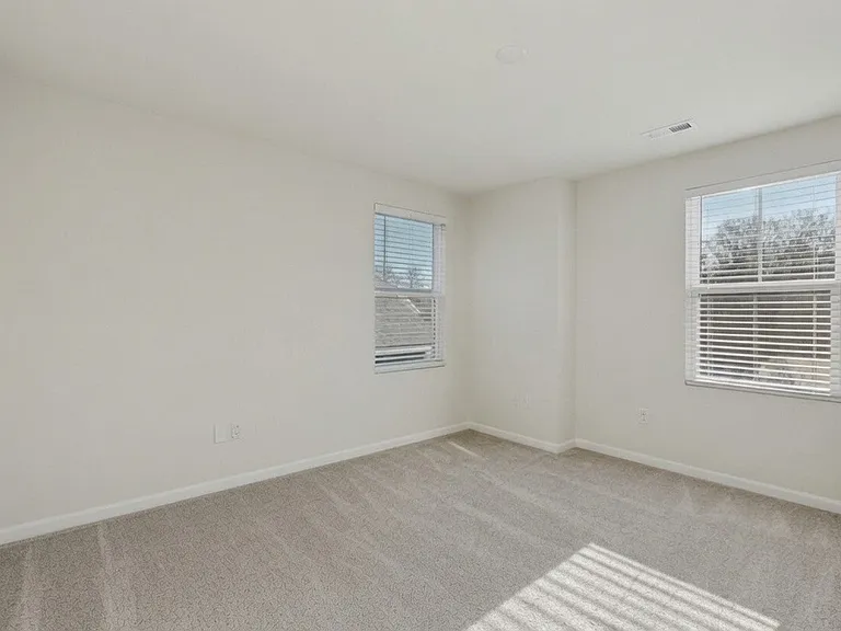 13107 Harpy Eagle Ct — Photo 34