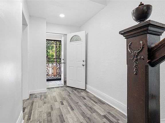 4th image of 2520 Hallett St
