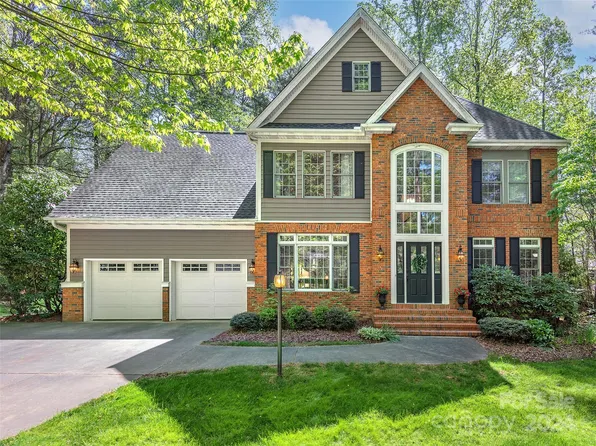 311 Red Fox Cir, Asheville, NC 28803