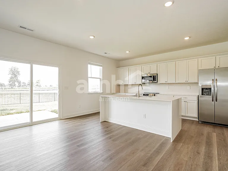 9025 Henley Ave — Photo 6