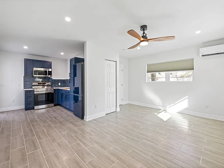 3012 Broadway — Photo 17