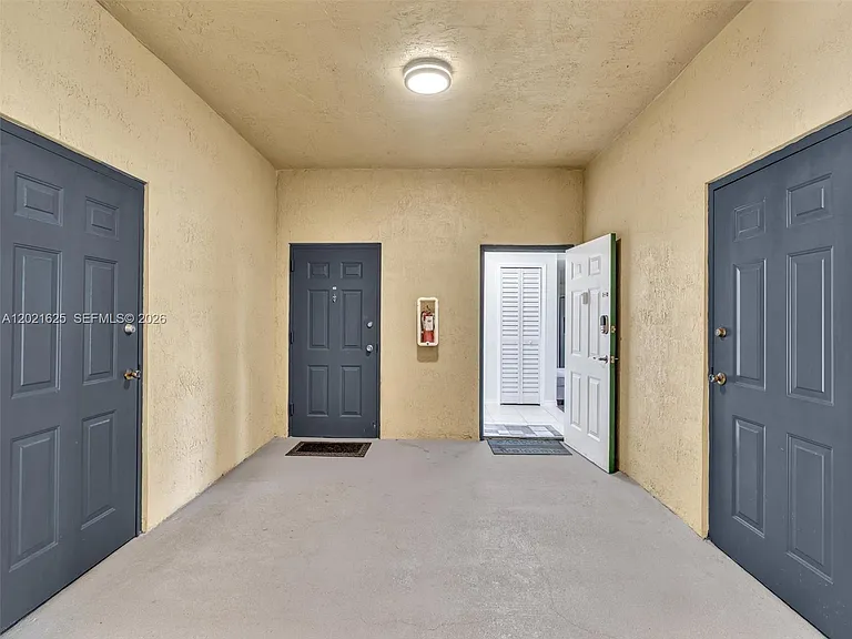 7085 Nova Dr #321 — Photo 2