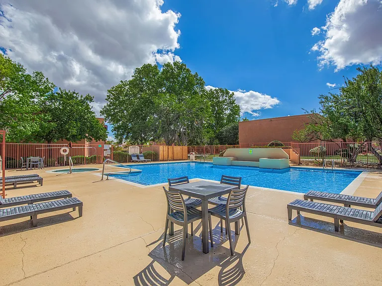Garden Plaza Apartments — Photo 18