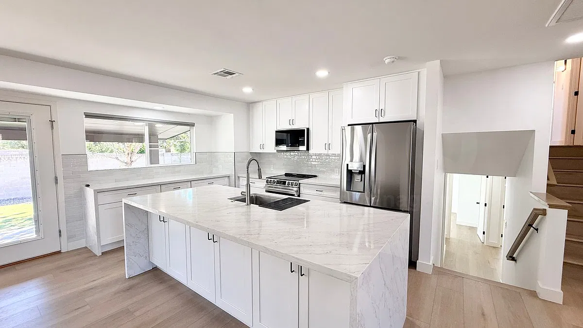 5 bed, 3.5 bath, 2922 sqft, $4,900 — Photo 4