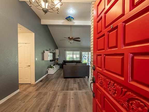 3rd image of 2209 Cedarwood Cir