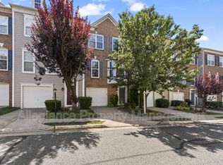 6385 Levtov Lndg, Alexandria, VA 22312