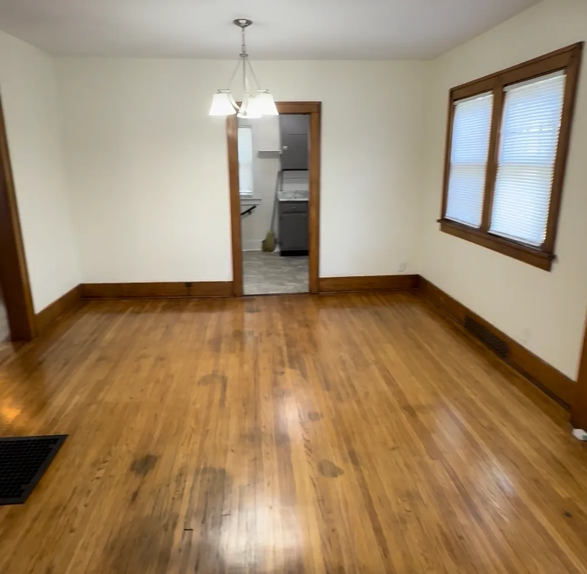 2 bed, 720 sqft, $1,250 — Photo 3