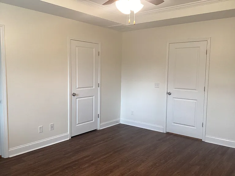 601 E Lionel Rd — Photo 13