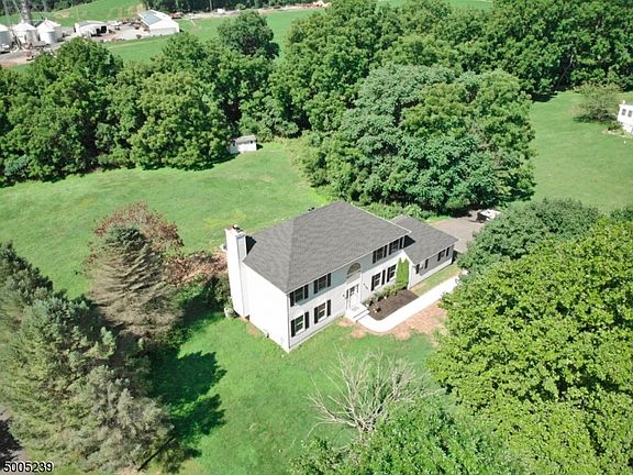 2nd image of 13 Lauren Dr