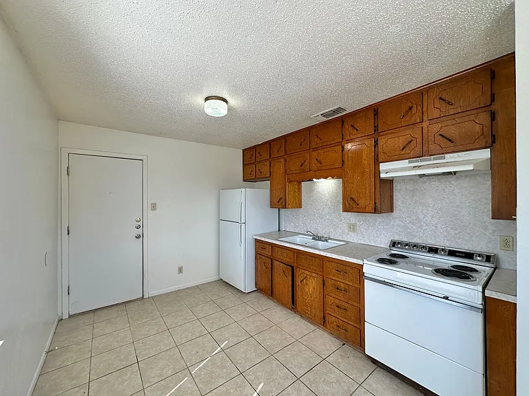 1313 W Stan Schlueter Loop — Photo 6