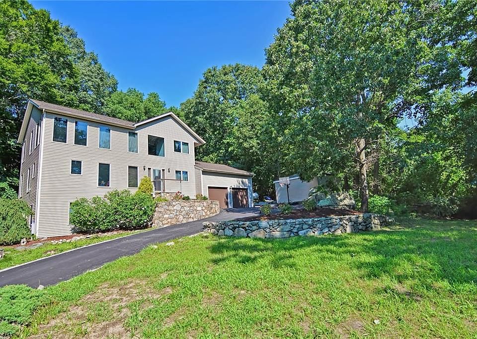 987 Phenix Ave, Cranston, RI 02921 Zillow