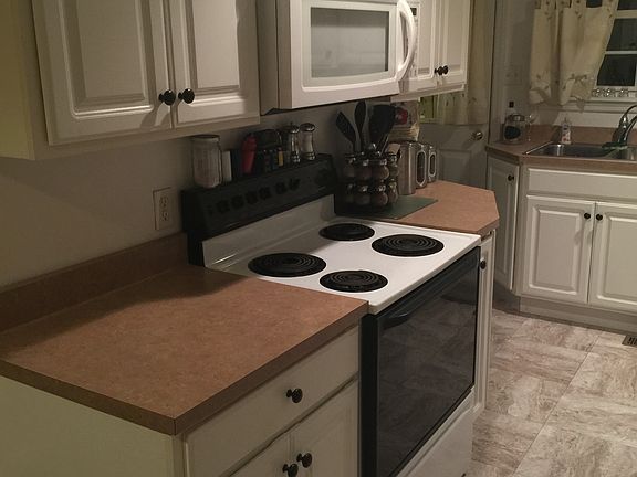 5th image of 1809 Arnold St