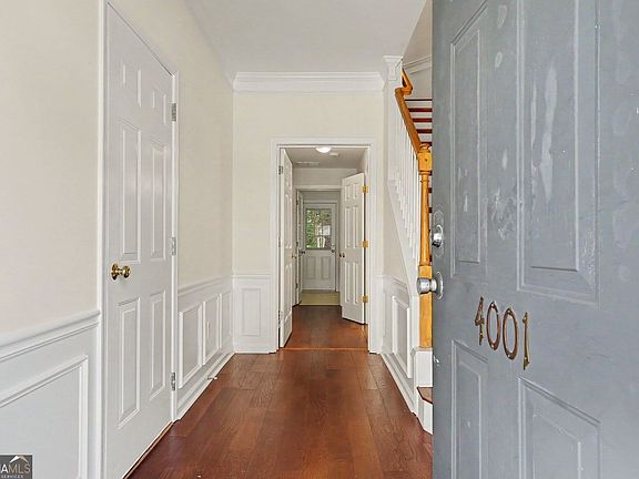 3rd image of 4001 Howell Park Rd