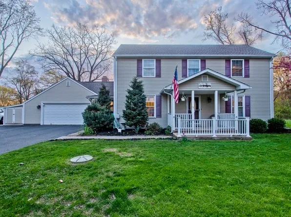 52 Eastwood Dr, Westfield, MA 01085