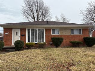 21208 Danbury St, Clinton Township, MI 48035