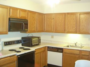 725 Ridgeside Dr APT C, Ballwin, MO 63021