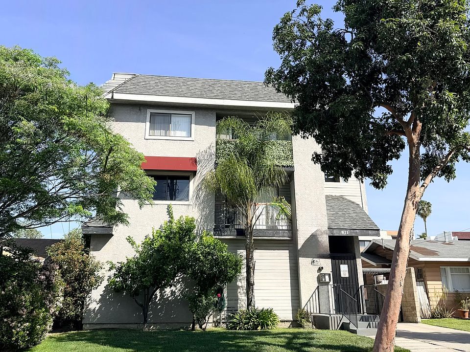 Front of Apartment complex from the street